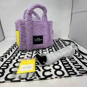 NWT The Tote Bag Marc Jacobs Faux Fuzzy Teddy Bear Fur Dust Bag Crossbody LILAC